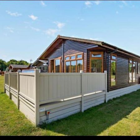 Ness Lodge Little Habton Екстер'єр фото