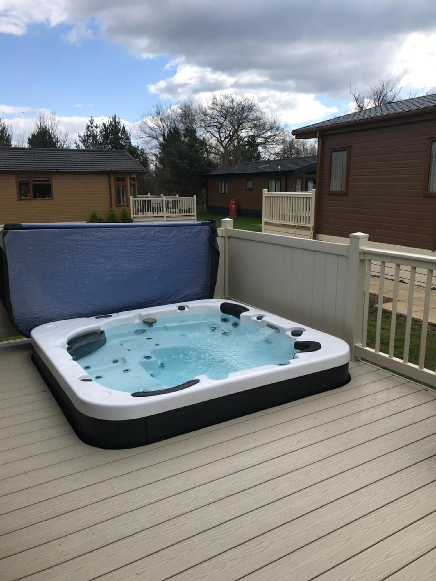 Ness Lodge Little Habton Екстер'єр фото
